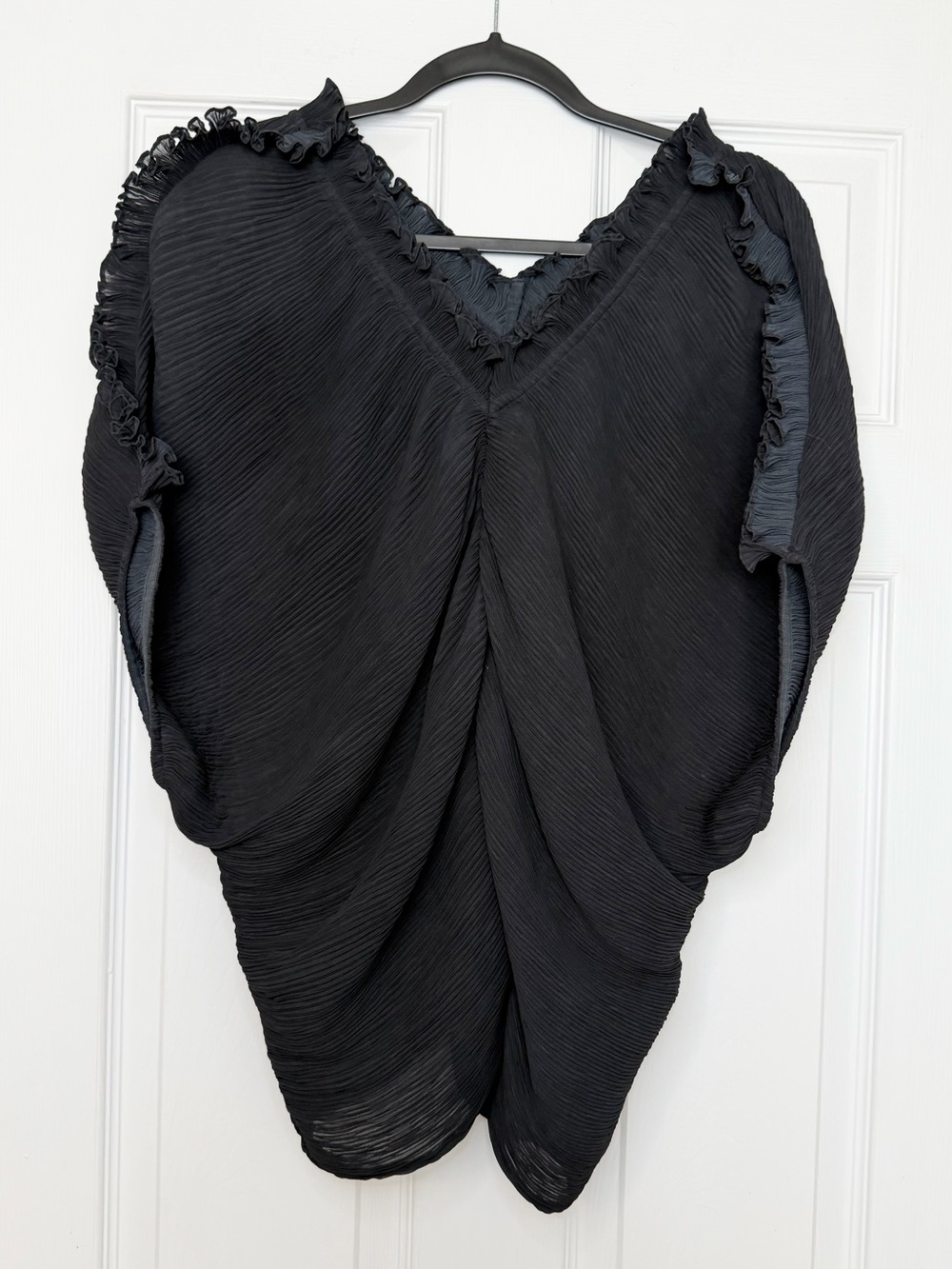 Verandah Size Xs Black Pleated Ruffle Elegant Top Blouse.